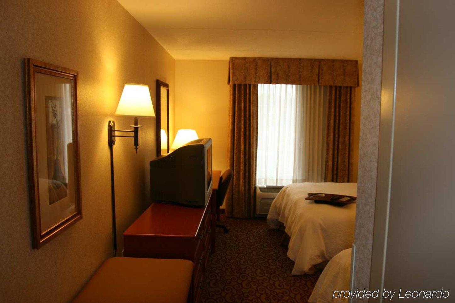 Hampton Inn Dubuque Room photo